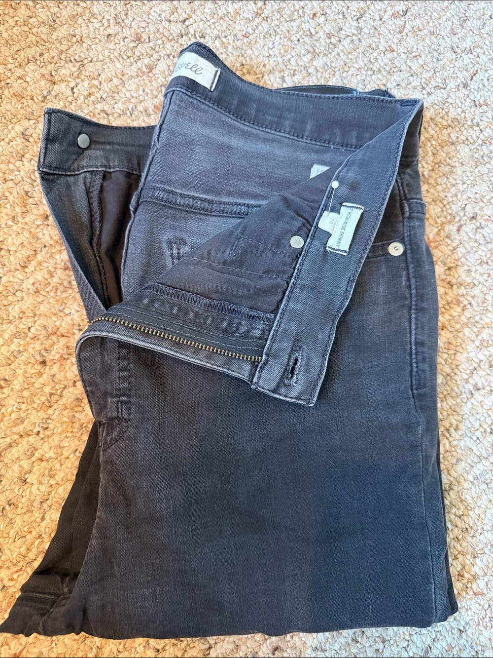 Madewell 11” High Rise Skinny Jean in Black